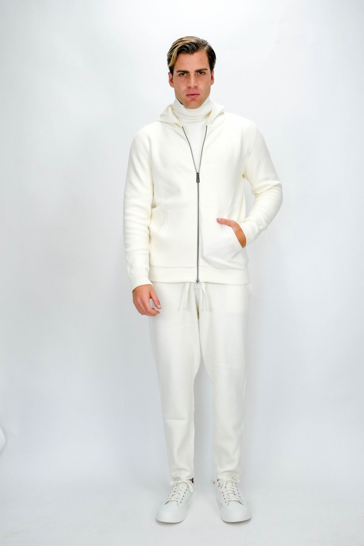 Pantaloni DIKTAT