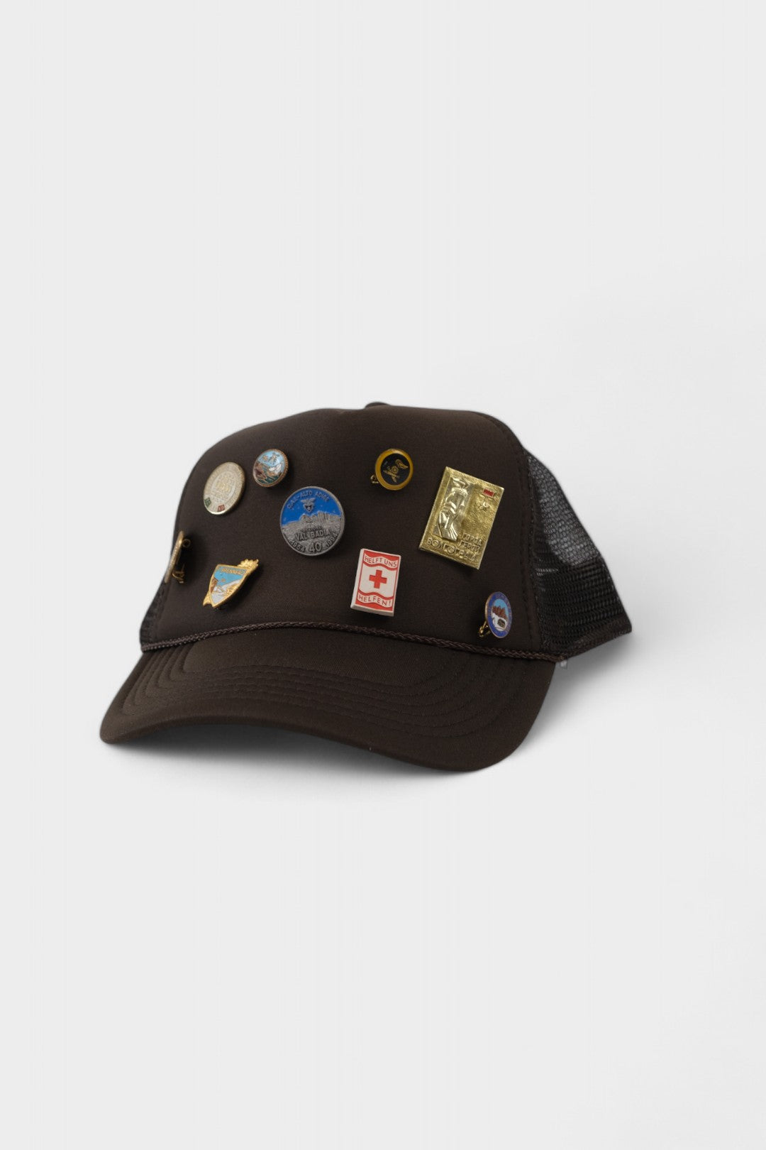 Cappello con spille AMISH